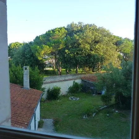 Сasa de vacaciones Maison De 3 Chambres A La Flotte Avec Jardin Amenage La Flotte