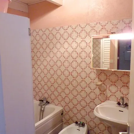 Maison De 3 Chambres A La Flotte Avec Jardin Amenage *